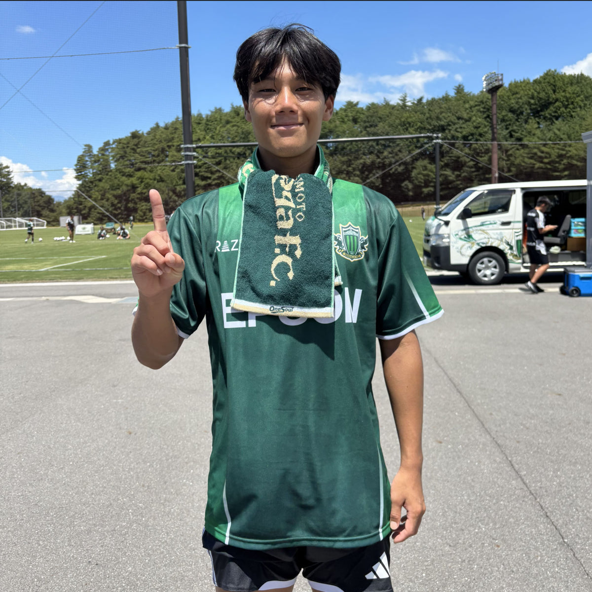 エンブレムを、一番高い場所へ