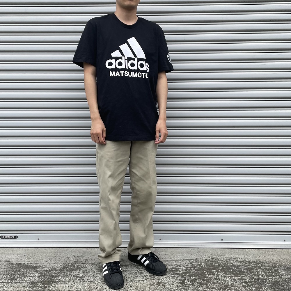 adidasコラボTシャツ(黒×白ロゴ)